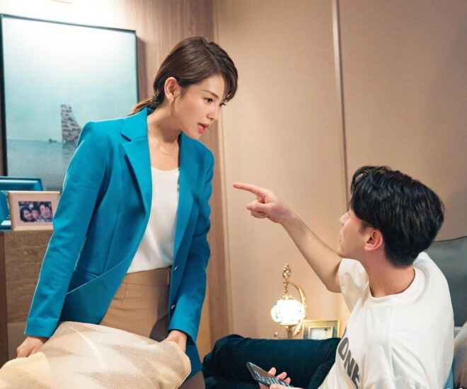Sự hào nhoáng, sự chủ động và cái cách chị ta biến tôi thành “người đàn ông duy nhất” khiến tôi mụ mị. (Ảnh minh họa)