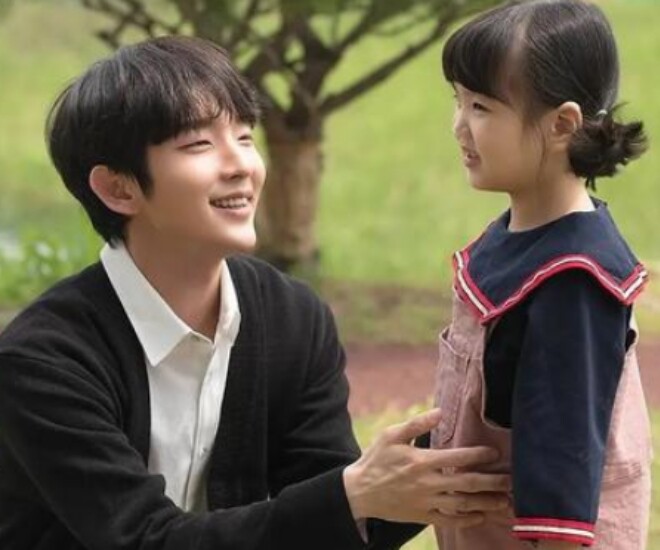 Từ nhỏ ᵭḗn lớn, bṓ dượng luȏn rất yêu thương tȏi. (Ảnh minh họa)