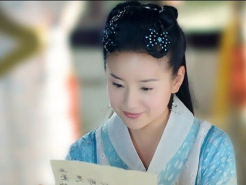 Mỹ nhân đẹp đến mức đổi đời nhờ 3 phút lên truyền hình, hôn nhân đổ vỡ, sự nghiệp lao dốc vì một sai lầm