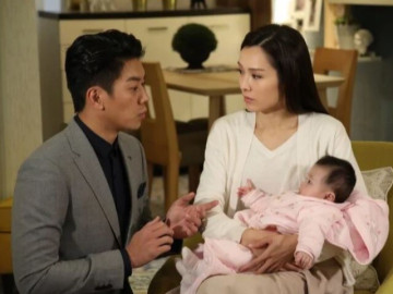 Đang ở cữ thì chồng cũ xin tái hôn, tôi khẽ cười nói một câu khiến anh đỏ mặt