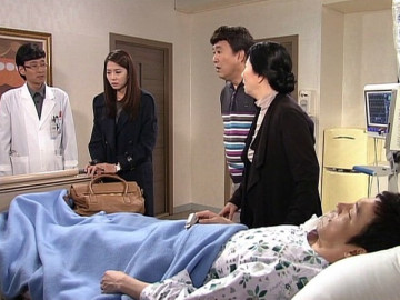 Bác sĩ khuyên rút ống thở của chồng, nhìn nhân tình và con riêng của anh, tôi thản nhiên nói 1 từ