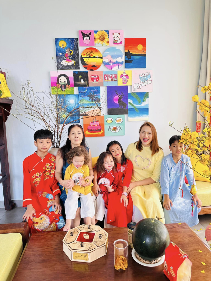 Ở TP HCM, gia đình Diễm Châu sống tại cơ ngơi có giá hơn 10 tỷ đồng.