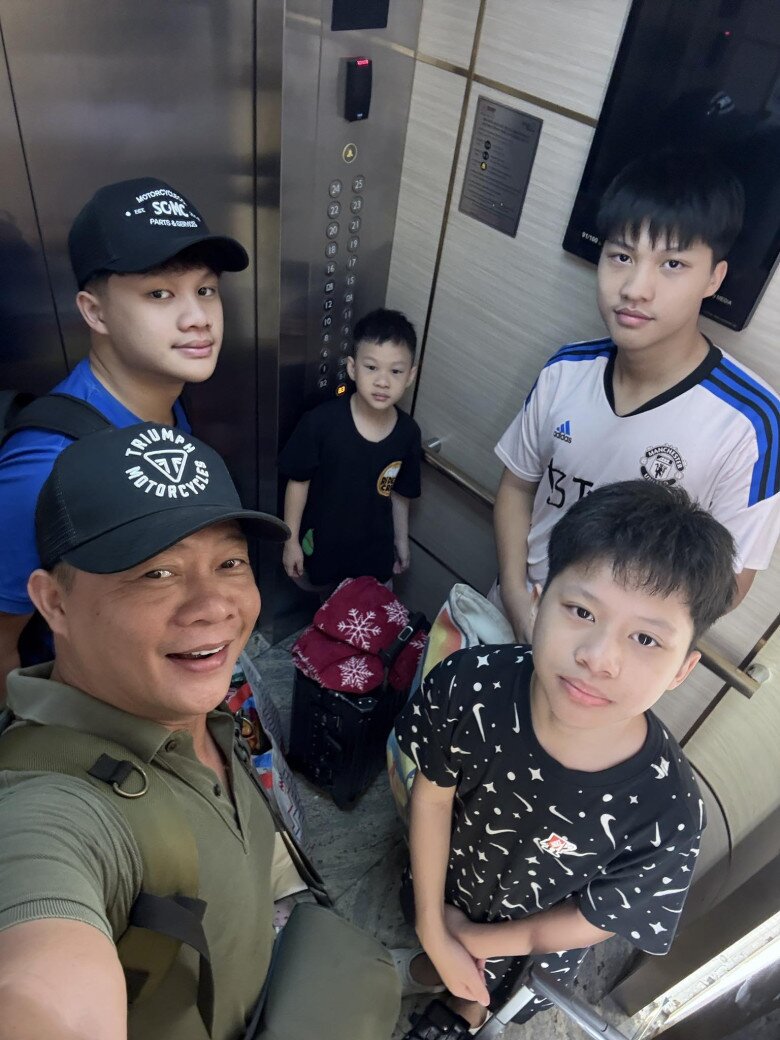 Nam BTV là ông bố tâm lý, luôn đồng hành cùng với các con.
