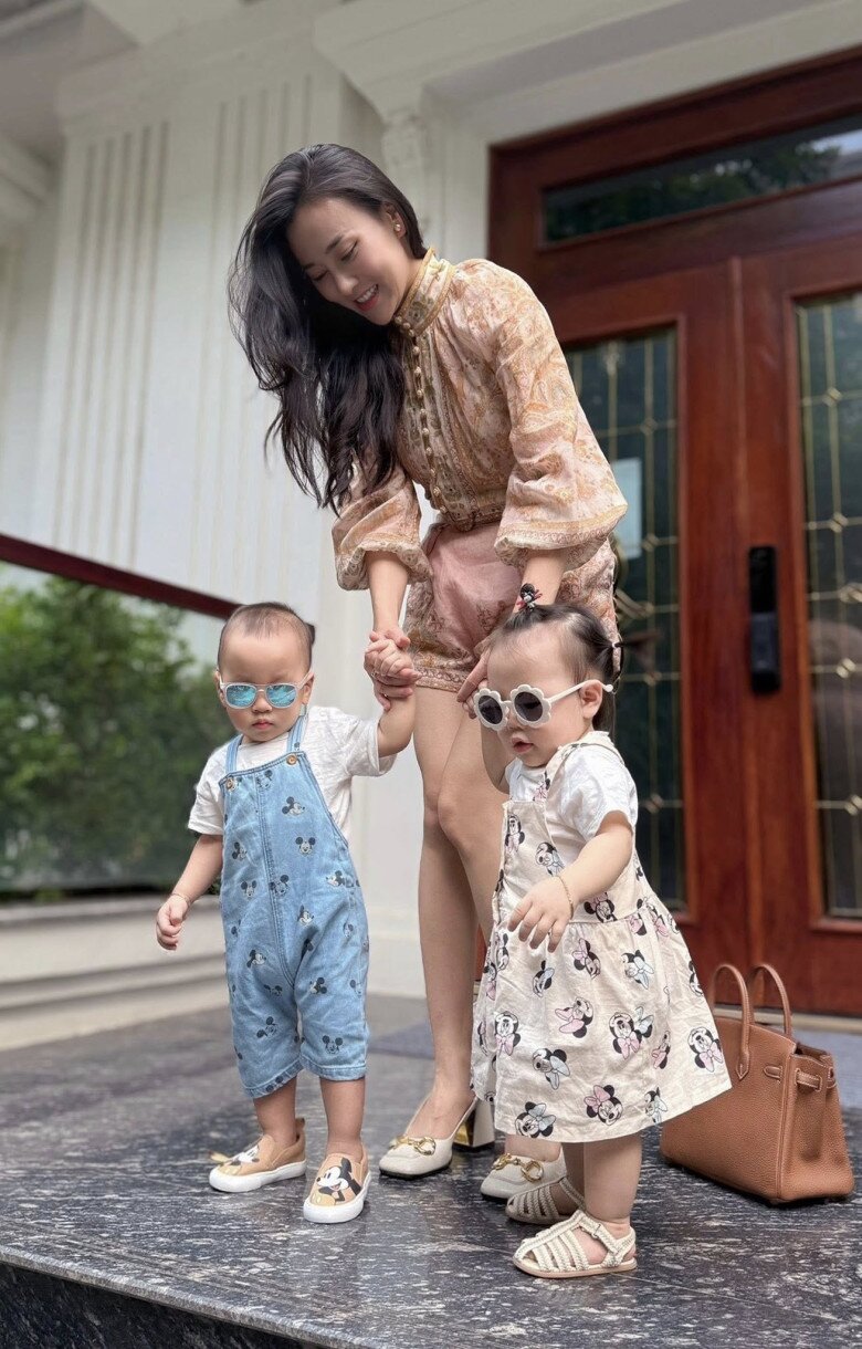 Cảnh nhập học mẫu giáo của cặp song sinh đình đám nhà phương oanh - shark bình đi hoành tráng về mắt sưng - 5