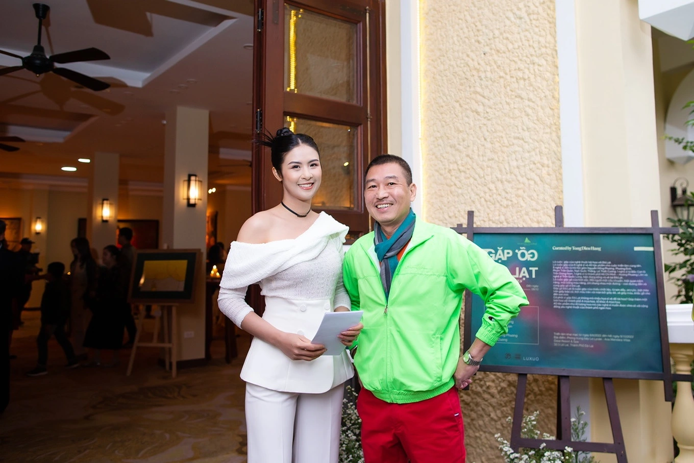Hoa hậu Ngọc Hân và họa sĩ Lê Thiết Cương làm việc cùng nhau trong nhiều năm qua.