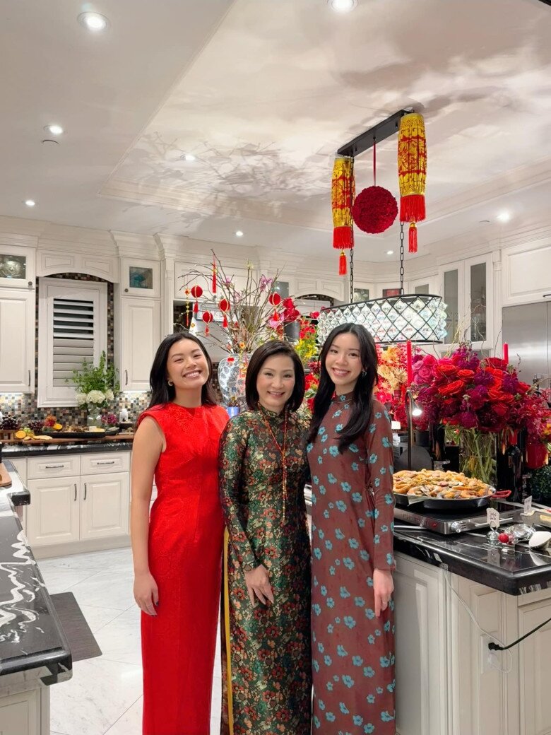 Hậu ly hôn, Hồng Đào có cuộc sống bình yên bên 2 con gái.