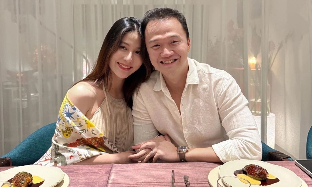 Cặp đôi thỉnh thoảng trốn con để hẹn hò lãng mạn.