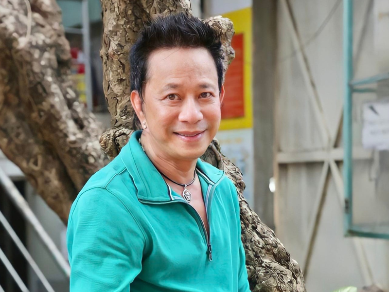 An image of Bảo Chung with his ex-wife