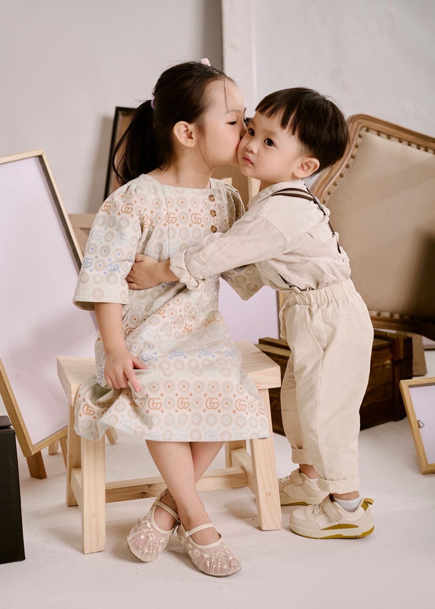 Nhiều khoảnh khắc Suchin và Sutin quấn quýt đốn tim người xem.