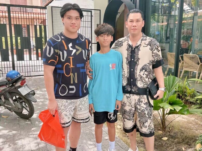 Đức Huy thường xuyên cập nhật cuộc sống bên 2 con.