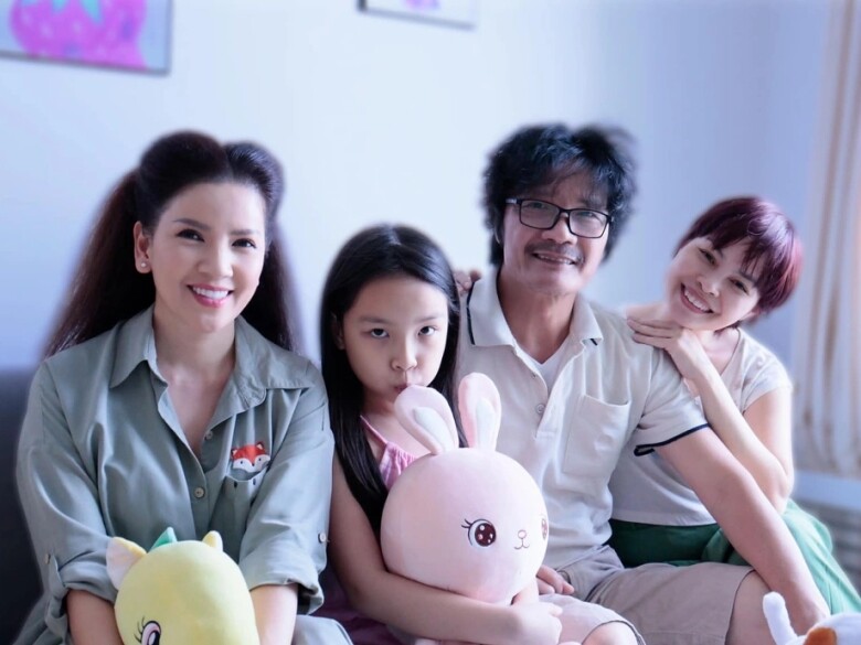 Ngọc Trinh có mối quan hệ thân thiết với vợ của Công Ninh.