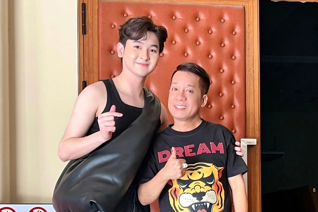 Minh Nhí hạnh phúc khi có con trai nuôi - Minh Khải.
