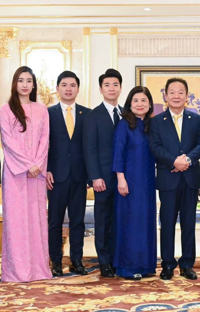 Nàng hậu được khen ngợi ra dáng phu nhân hào môn.