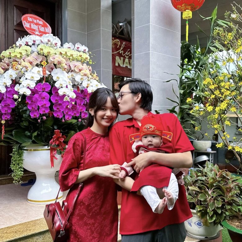 Sau khi kết hôn, vợ chồng Gia Kỳ đón con trai đầu lòng.