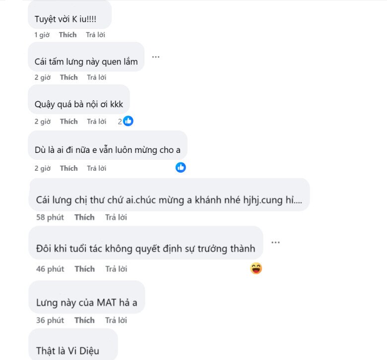 Cộng đồng mạng bình luận chúc mừng Huy Khánh, đồn đoán danh tính cô gái trong ảnh.