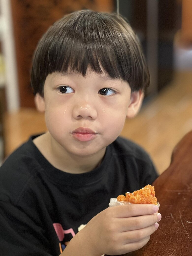 Con trai út của Xuân Bắc rõ nét tuấn tú khi lên 7 tuổi.