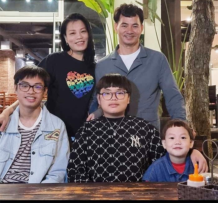 Vợ chồng NSND Xuân Bắc khiến nhiều người ngưỡng mộ khi có 3 cậu con trai.