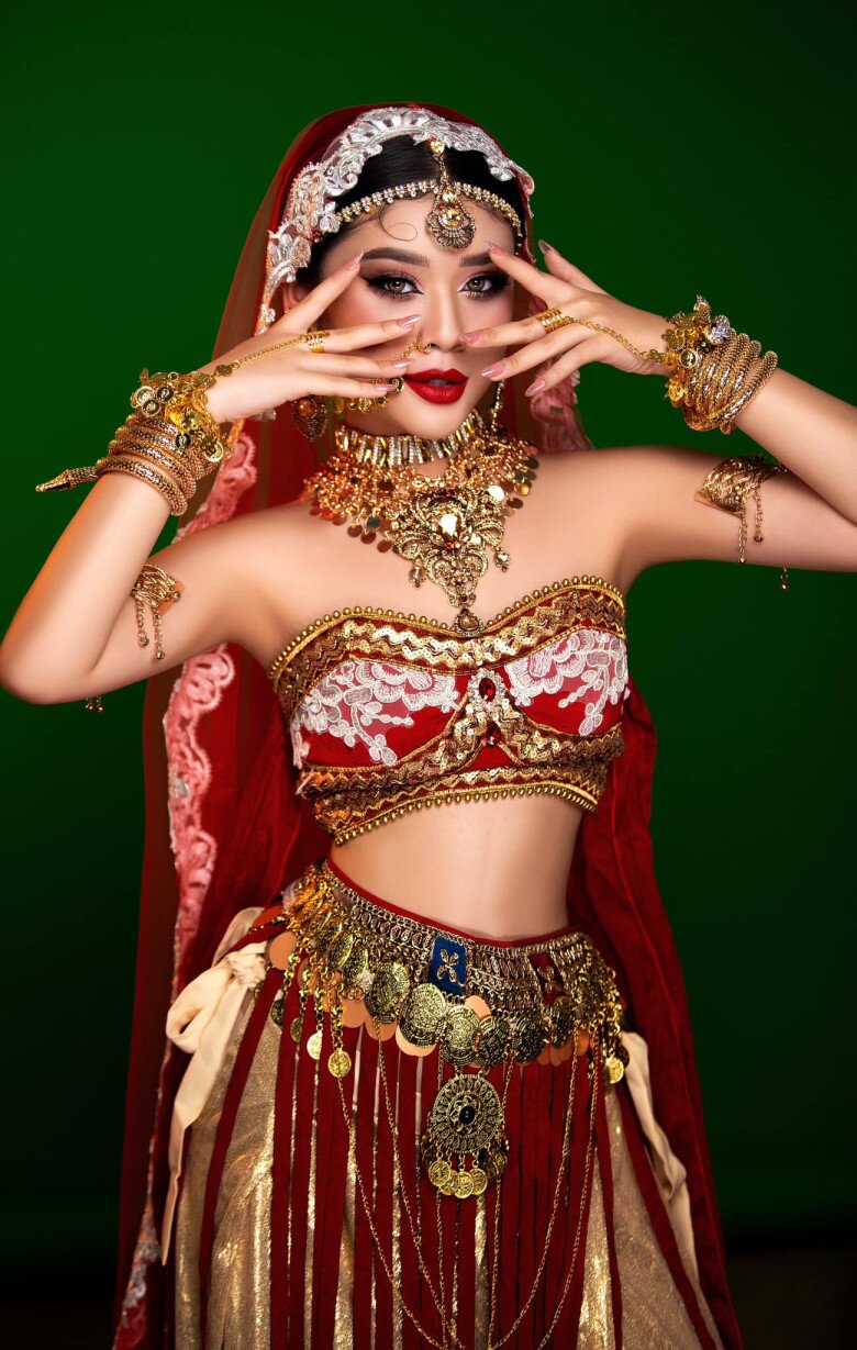 Cô nàng từng biến hóa đa dạng ở nhiều show thời trang.