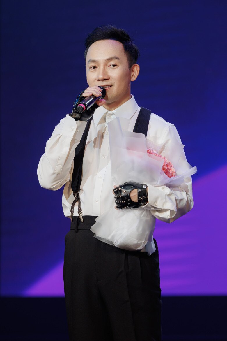 Tiến Đạt gửi lời cảm ơn bà xã - Thụy Vy.