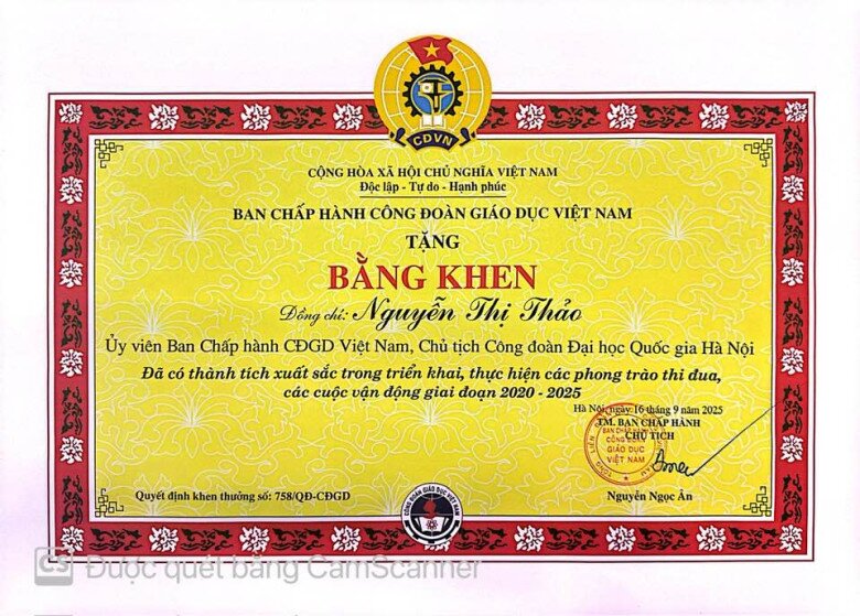 Mc thảo vân nhận bằng khen sau 1 năm thăng chức làm chủ tịch bạn gái nsưt chí trung hết lời chúc mừng - 2