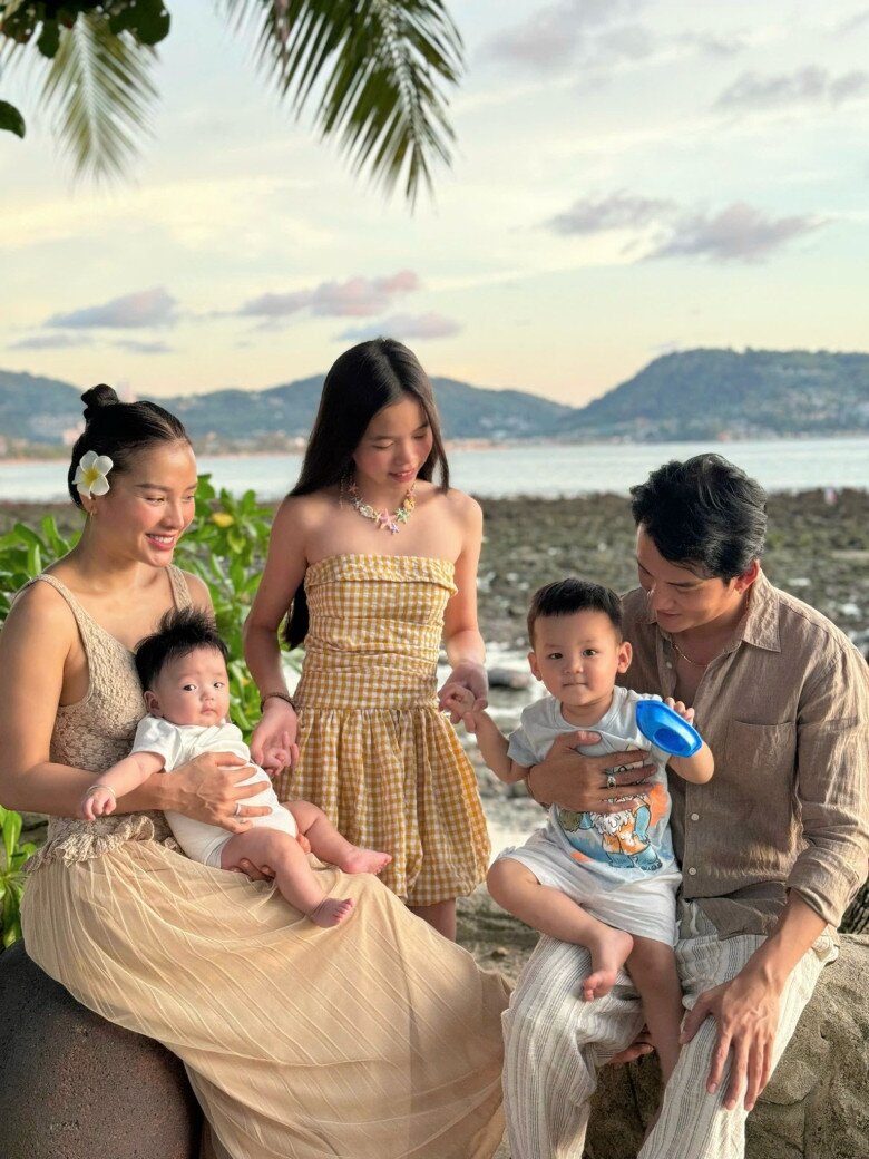 Phương Trinh Jolie và Lý Bình có tổ ấm viên mãn bên các con.