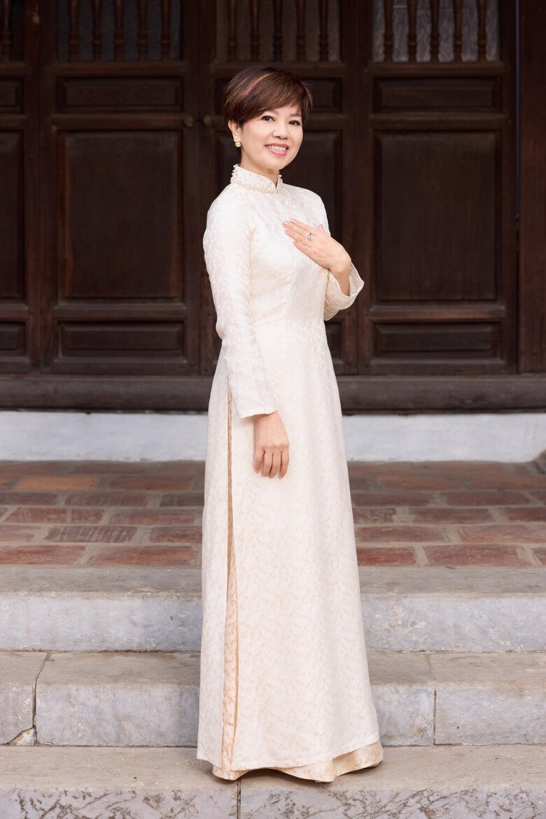 NSND Ngọc Huyền ngày càng trẻ trung.