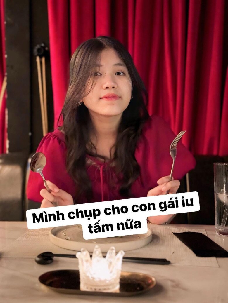 Ái nữ Nguyễn Văn Chung có ngoại hình xinh xắn.