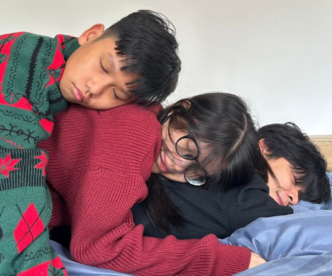 Khoảnh khắc đáng yêu của 3 bố con nhà nhạc sĩ Nguyễn Văn Chung.