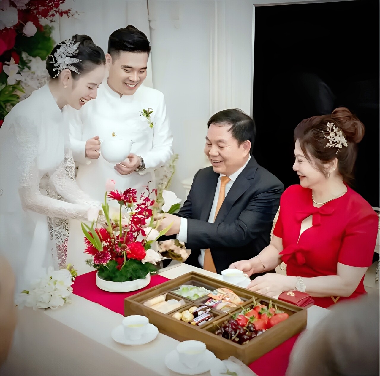 Sao việt làm dâu quân nhân phương oanh có bố chồng là đại tá ông xã btv hoài anh xuất thân nhà lính - 12