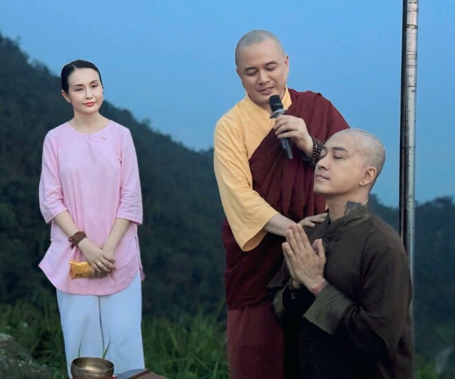 Hình ảnh ca sĩ Tuấn Hưng cạo trọc đầu.