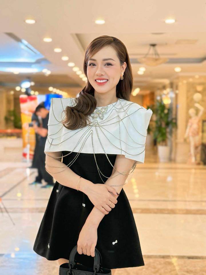 Ngoại hình gần đây của Ngọc Hà được nhận xét trông có da có thịt hơn.