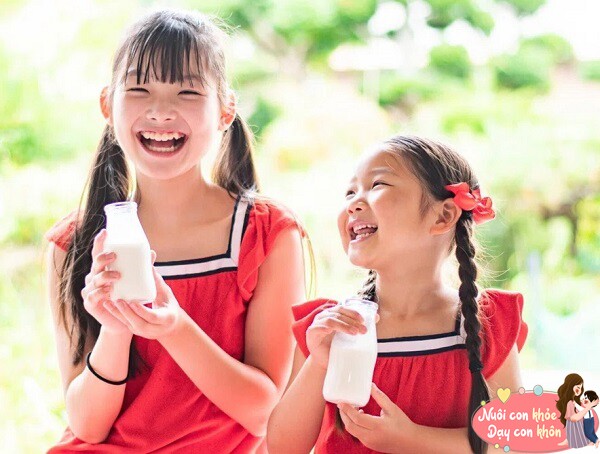 Trẻ nhỏ thường cần một khoảng thời gian để thích nghi với loại sữa mới.