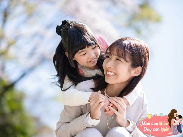 Trẻ lớn lên khỏe mạnh.