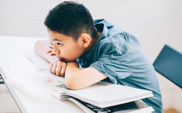 Trẻ quá trung thực không hiểu nghệ thuật từ chối.