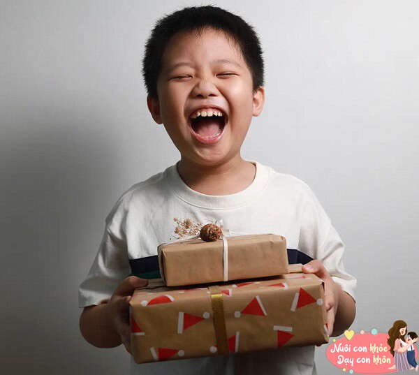 Đây là tiền riêng và trẻ có thể tự quyết định.