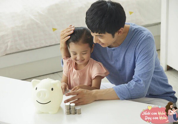 Trẻ dần hiểu được bản chất của tiền bạc.