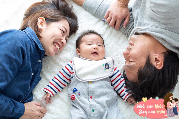 Giáo dục sớm của trẻ cũng liên quan chặt chẽ đến mẹ.