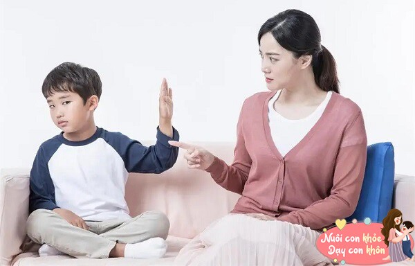 Trẻ được khen là “thông minh” thường dễ bỏ cuộc khi gặp khó khăn.