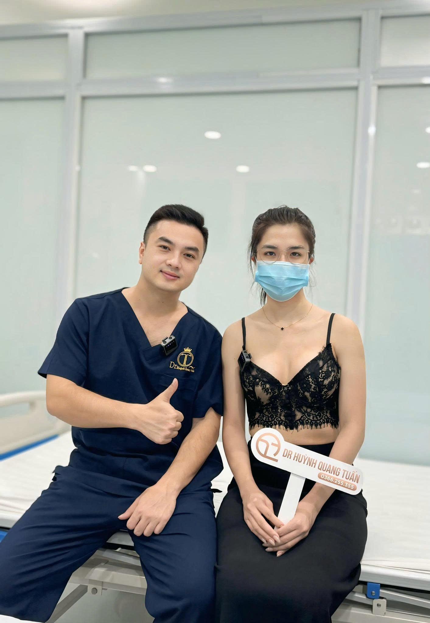 Chị X sau 1 tháng nâng ngực kết hợp treo sa trễ tại Dr Huỳnh Quang Tuấn