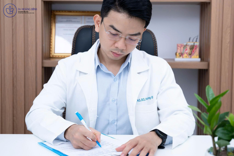 ThS.BS Hoàng Bình làm việc tại Viện Nghiên cứu