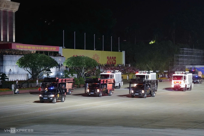 Buổi hợp luyện đầu tiên tại quảng trường Ba Đình - 24