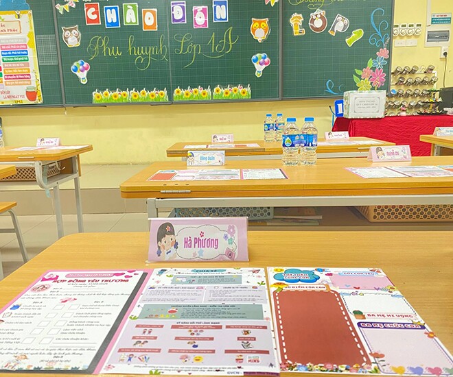 Nhiều người cảm thấy áp lực với buổi họp phụ huynh đầu năm vì phải đối diện với hàng loạt khoản thu.