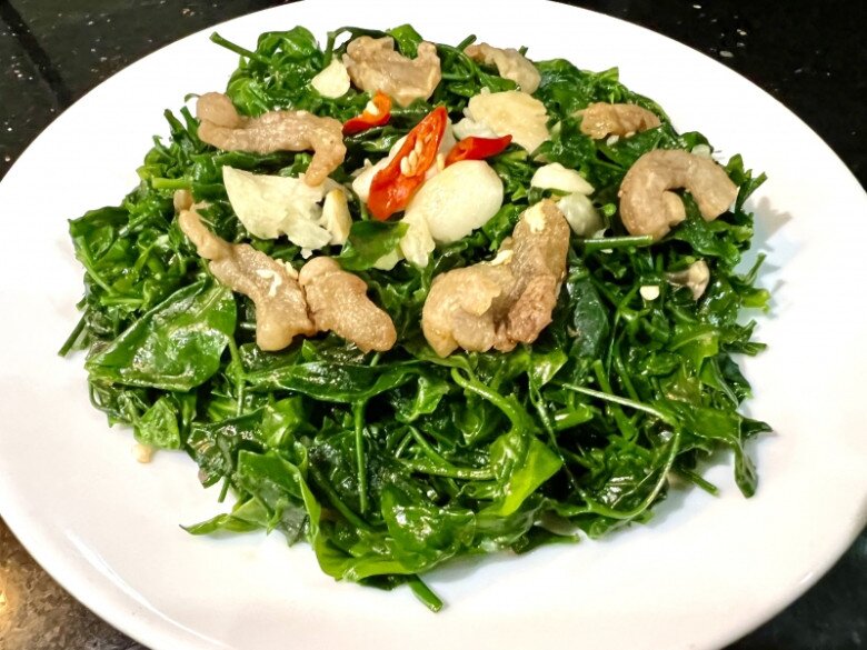 Cây dại mọc bờ bụi xưa dành cho amp;#34;người nghèoamp;#34;, nay thành đặc sản người thành phố ưa chuộng vì hương vị lạ, 200.000 đồng/kg - 3