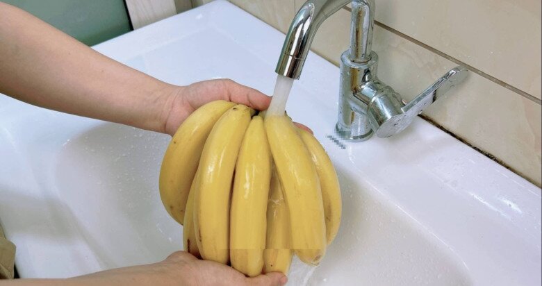 Chuối chín mua về nhanh hỏng, làm 5 điều này để cả tuần chuối vẫn vàng ươm không thâm xỉn hay nát nhũn - 1
