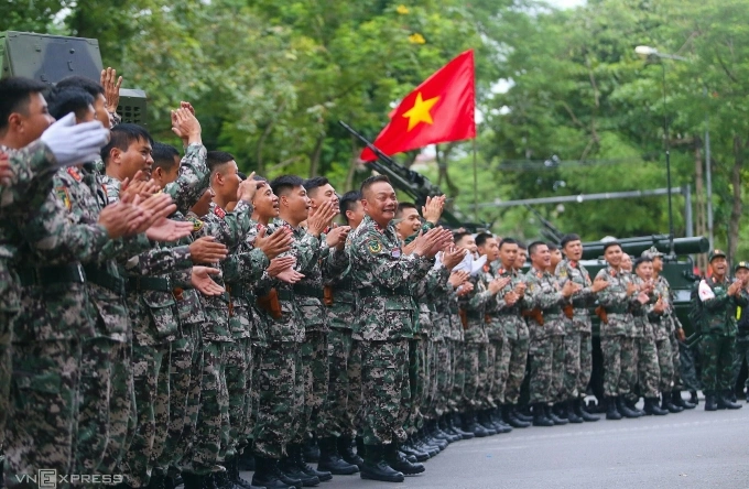 Quân nhân, khí tài, pháo lễ sẵn sàng hợp luyện - 15