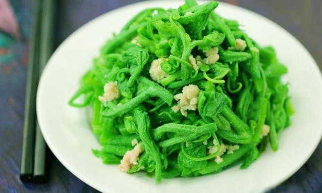 Loại rau nhà nghèo bán đầy chợ được ví như amp;#34;thần dược bổ máuamp;#34;, giàu sắt và canxi, mẹ bầu đừng bỏ qua! - 2