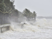 Tin tức - Tin tức 24h: Biển Đông xuất hiện vùng áp thấp, thời tiết xấu cả đất liền và vùng biển nước ta những ngày tới