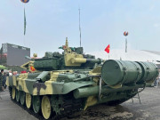Tin tức - Cận cảnh xe tăng T-90S hiện đại nhất của Binh chủng Tăng thiết giáp