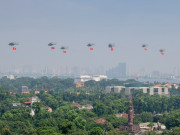 Tin tức - Su-30MK2, Yak-130 chao lượn, thả nhiễu nhiệt trên bầu trời Ba Đình ngày Quốc khánh