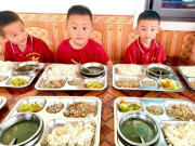 Tin tức - Bất ngờ với "suất cơm 17 nghìn" cho học sinh bán trú